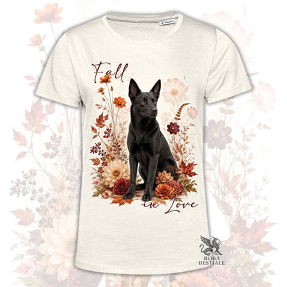 T-shirt beige stampata con un Australian Kelpie seduto in mezzo a fiori e foglie autunnali. Grafica originale Roba Bestiale, collezione Fall