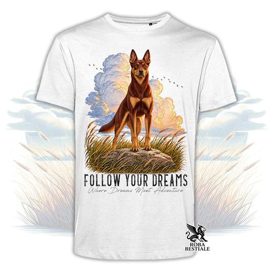 T-shirt bianca con grafica di cane e scritta Follow Your Dreams