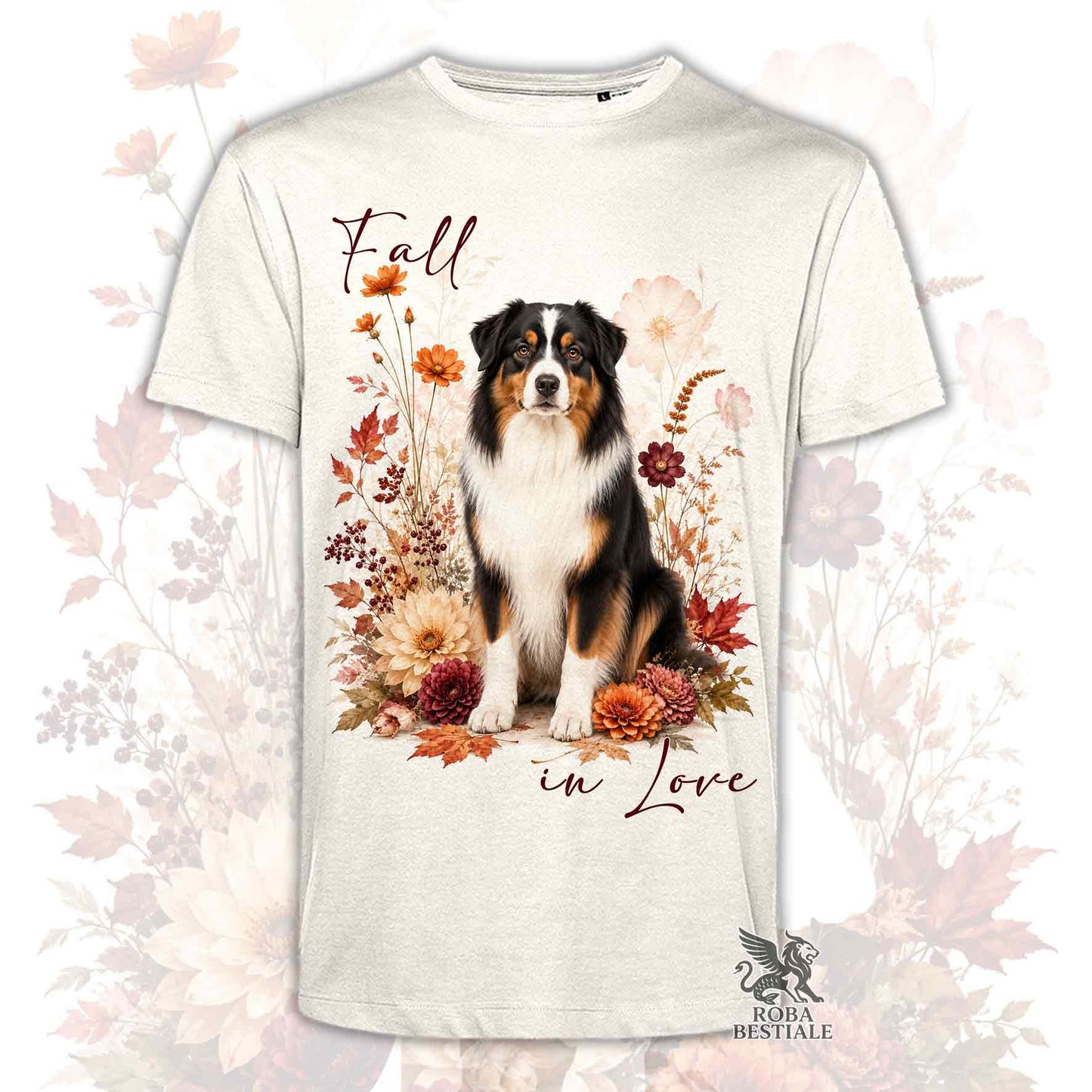 T-shirt beige stampata con un Australian Shepherd seduto in mezzo a fiori e foglie autunnali. Grafica originale Roba Bestiale, collezione Fall in Love