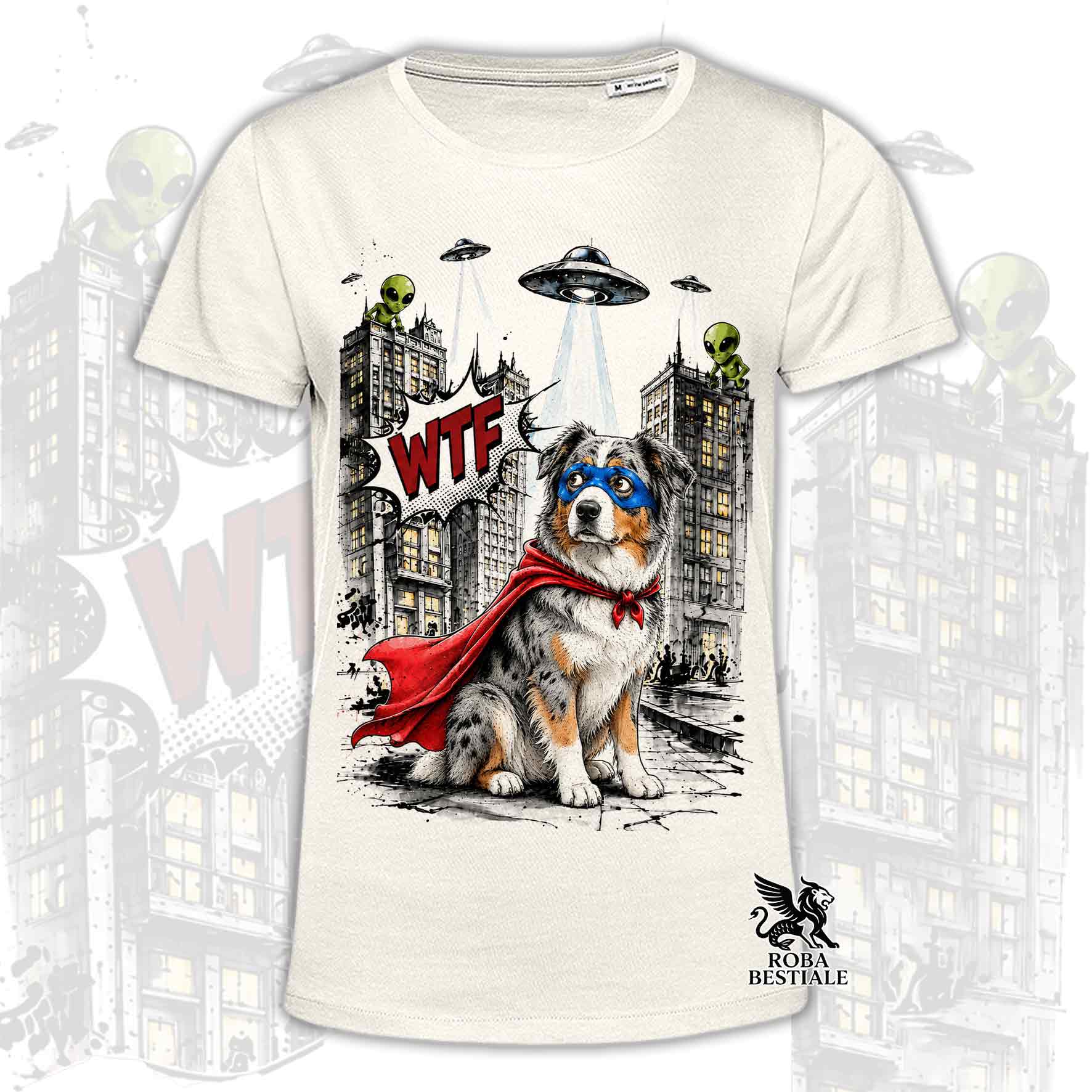 T-shirt beige stampata con un Australian Shepherd con espressione sorpresa, vestito da Super Eroe. Grafica originale Roba Bestiale, collezione Hero