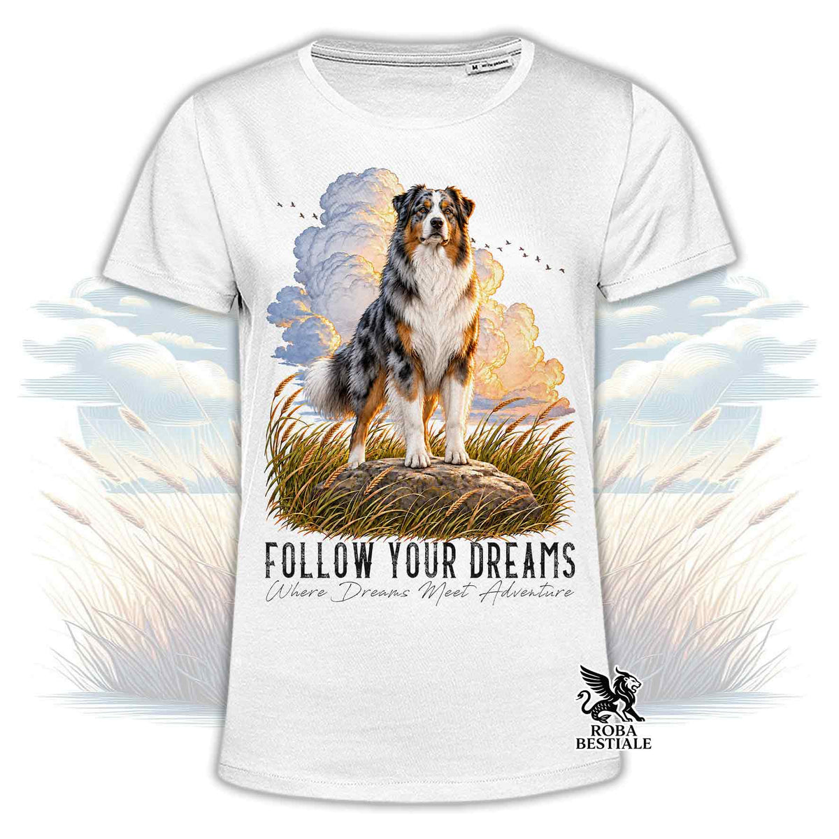T-shirt bianca stampata con un Australian Shepherd. Grafica originale Roba Bestiale, collezione Dream