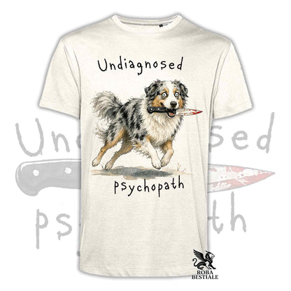T-shirt beige stampata con un Australian Shepherd che tiene un coltello tra i denti. Grafica originale Roba Bestiale, collezione Psychopath