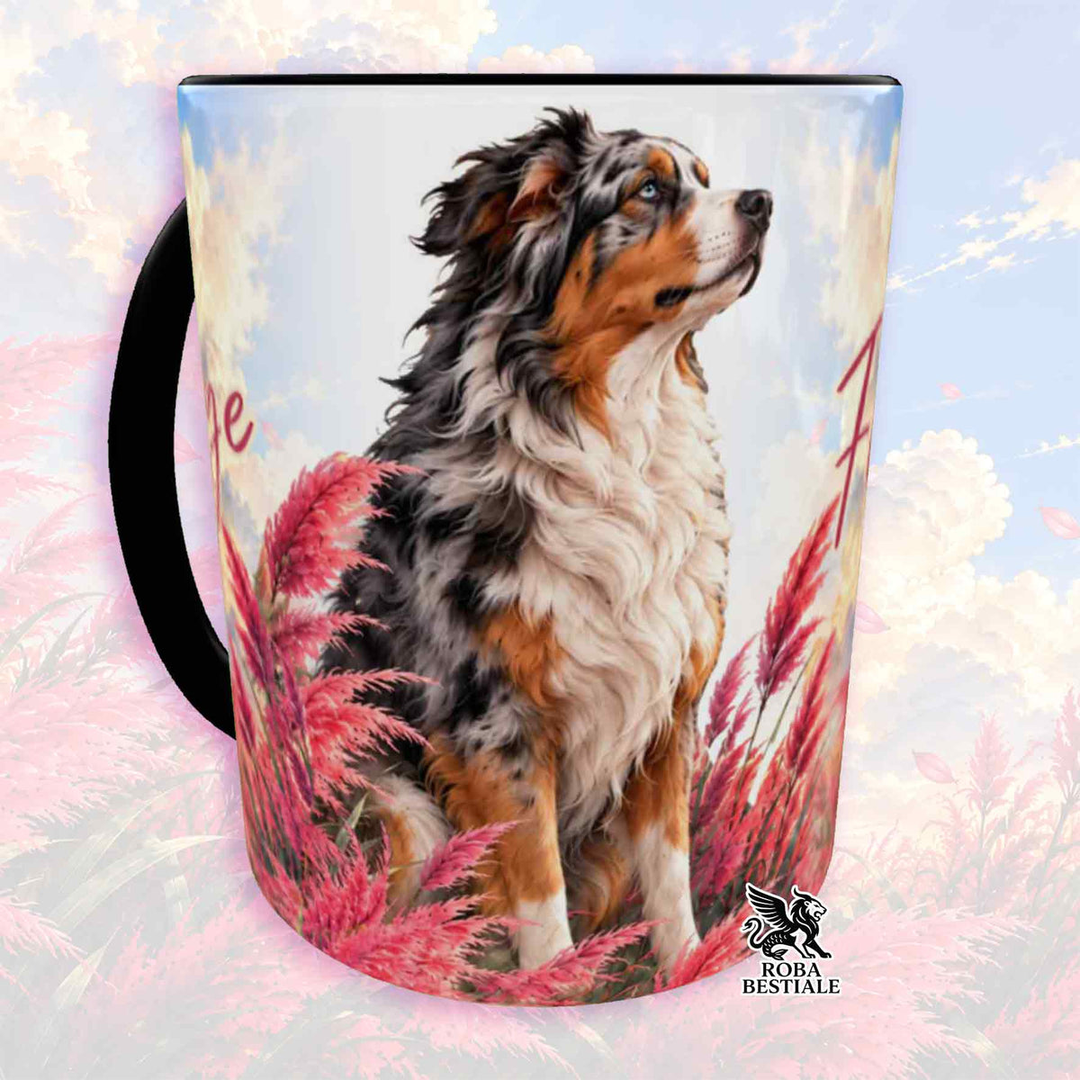 Tazza con Australian Shepherd blue merle e fiori rosa, manico nero, ROBA BESTIALE