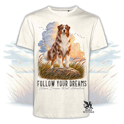 T-shirt beige stampata con un Australian Shepherd. Grafica originale Roba Bestiale, collezione Dream