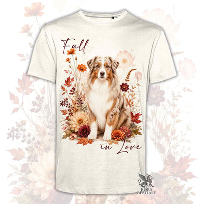 T-shirt beige stampata con un Australian Shepherd seduto in mezzo a fiori e foglie autunnali. Grafica originale Roba Bestiale, collezione Fall in Love