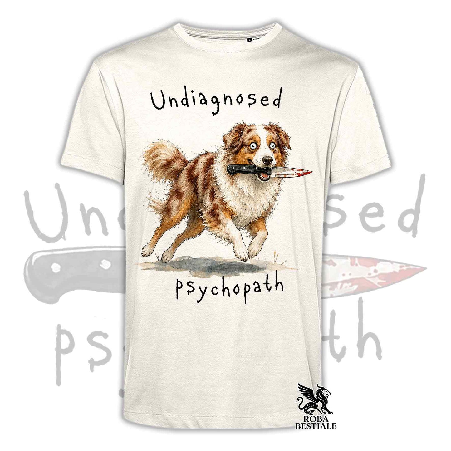T-shirt beige stampata con un Australian Shepherd che tiene un coltello tra i denti. Grafica originale Roba Bestiale, collezione Psychopath