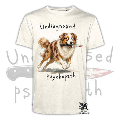 T-shirt beige stampata con un Australian Shepherd che tiene un coltello tra i denti. Grafica originale Roba Bestiale, collezione Psychopath