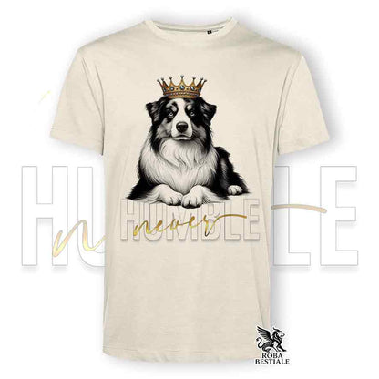 T-shirt stampata con Australian Shepherd, colore beige con grafica Never Humble
