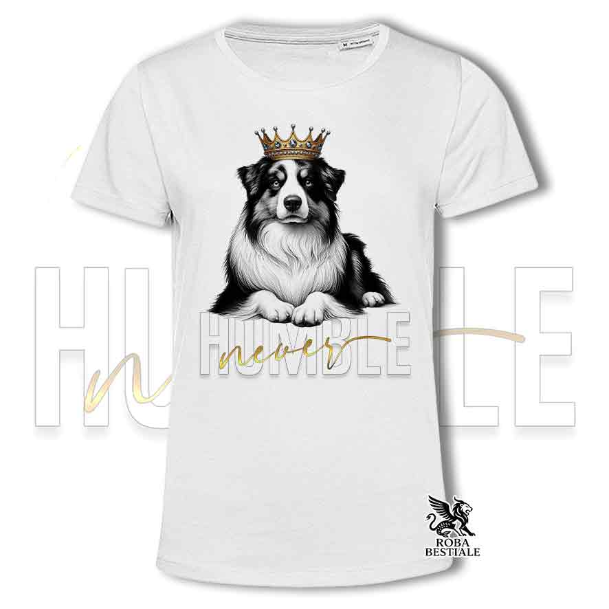 T-shirt stampata con Australian Shepherd, colore bianco con grafica Never Humble