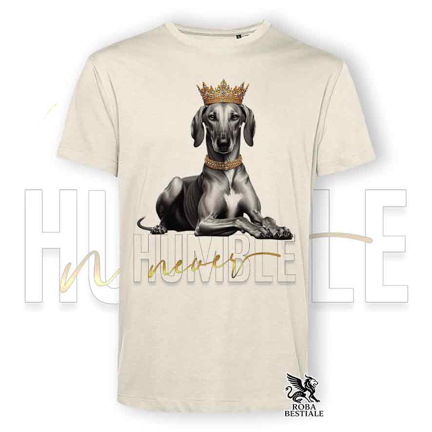 T-shirt stampata con un Azawakh, colore beige con grafica Never Humble