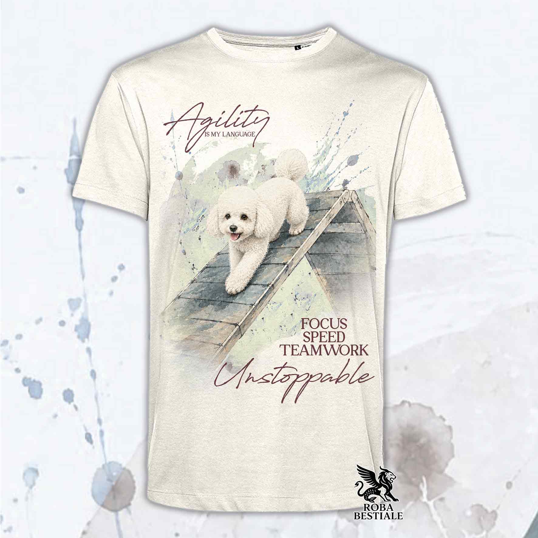 T-shirt beige stampata con un Barbone Nano che fa Agility. Grafica originale Roba Bestiale, collezione A-Frame