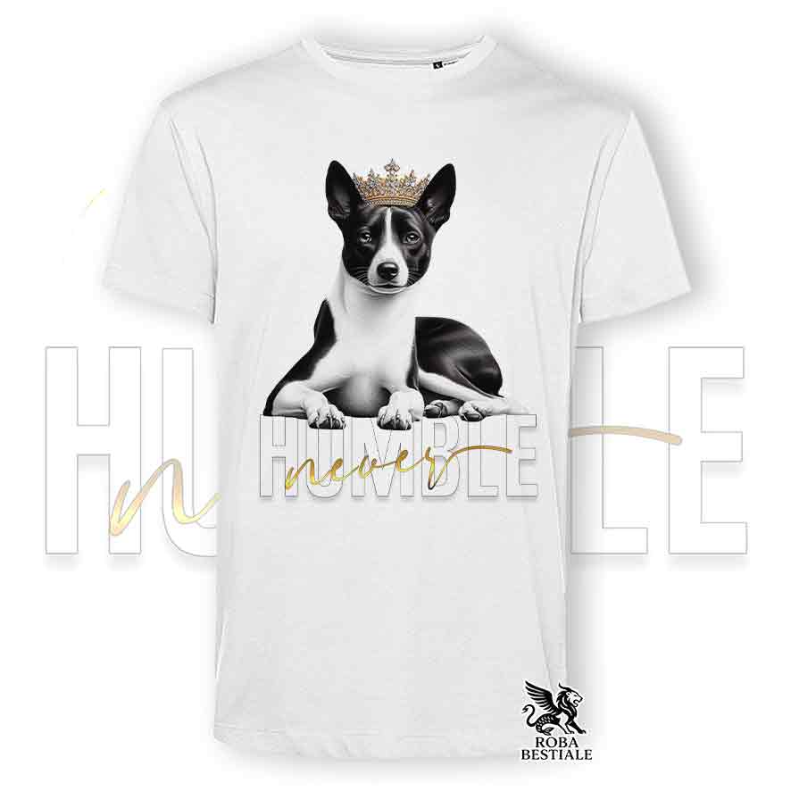 T-shirt bianca stampata con un Basenji, grafica Never Humble
