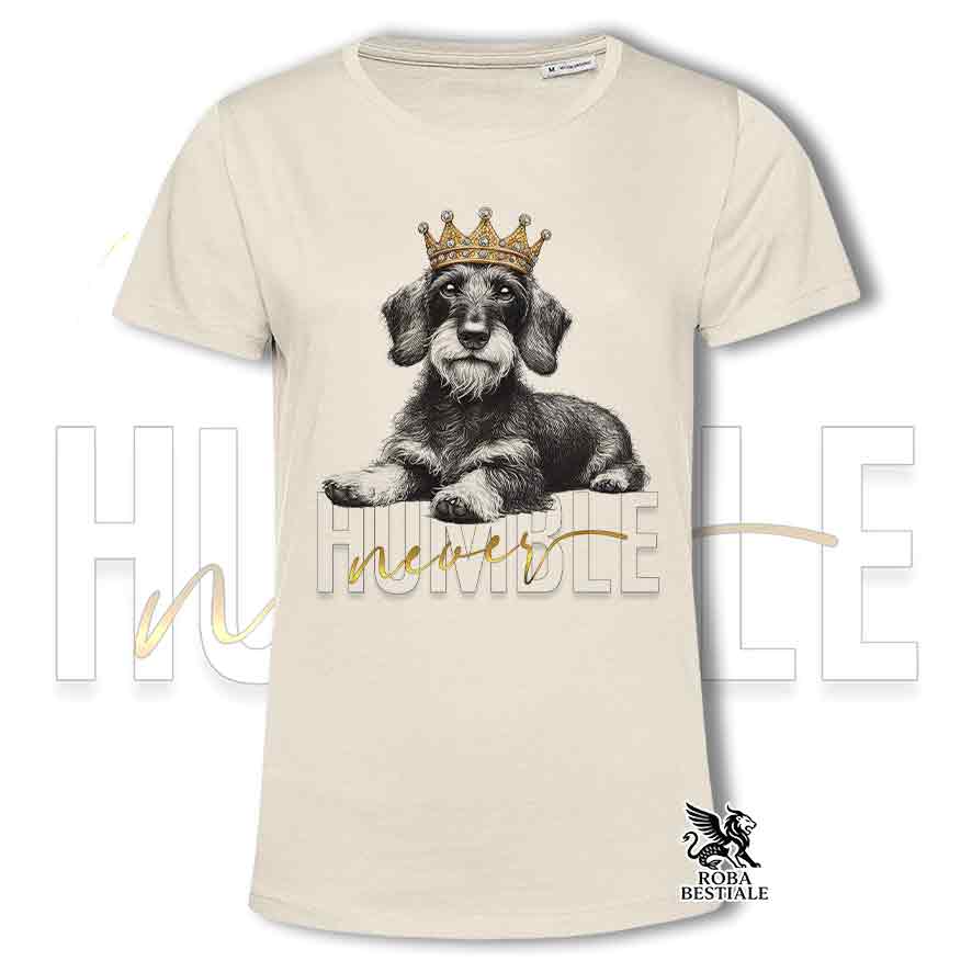 T-shirt stampata con un Bassotto Tedesco a pelo duro, colore beige con grafica Never Humble