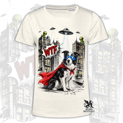 T-shirt beige stampata con un Border Collie con espressione sorpresa, vestito da Super Eroe. Grafica originale Roba Bestiale, collezione Hero