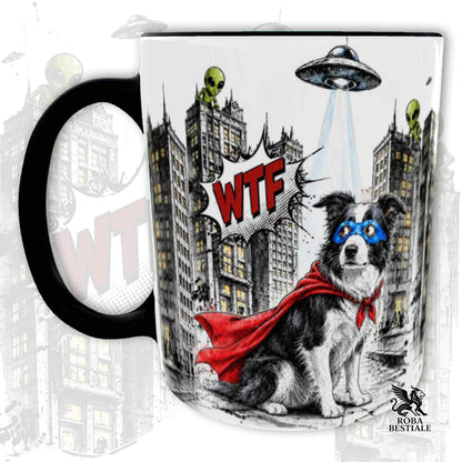 Tazza nera stampata con un Border Collie con espressione sorpresa, vestito da Super Eroe. Grafica originale Roba Bestiale, collezione Hero