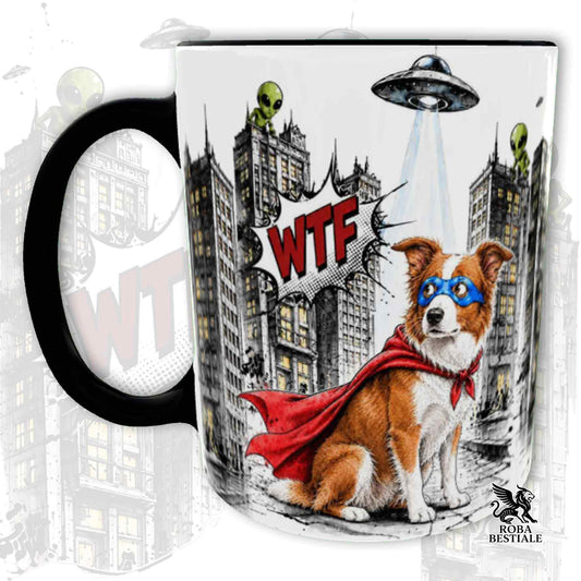 Tazza nera stampata con un Border Collie con espressione sorpresa, vestito da Super Eroe. Grafica originale Roba Bestiale, collezione Hero
