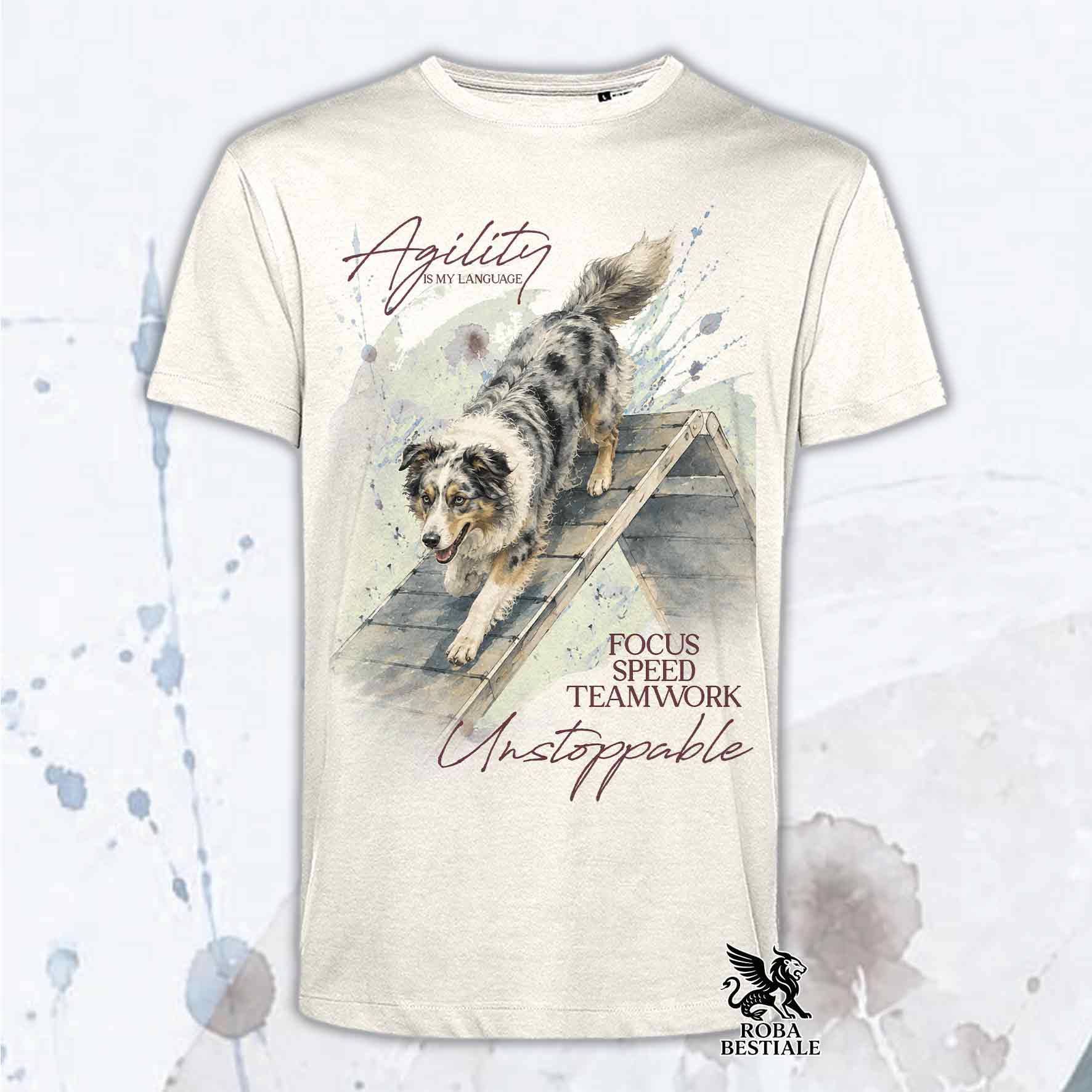 T-shirt bianca stampata con un Border Collie che fa Agility. Grafica originale Roba Bestiale, collezione A-Frame