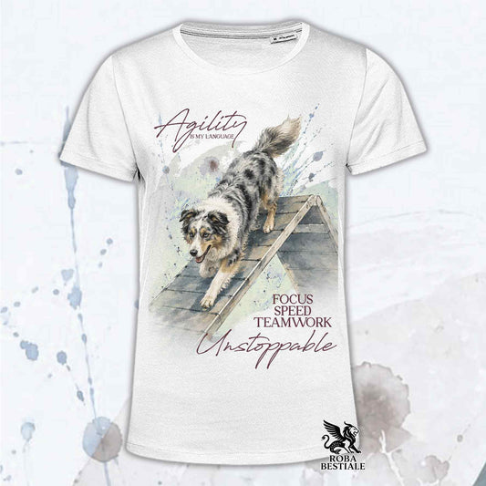 T-shirt bianca stampata con un Border Collie che fa Agility. Grafica originale Roba Bestiale, collezione A-Frame