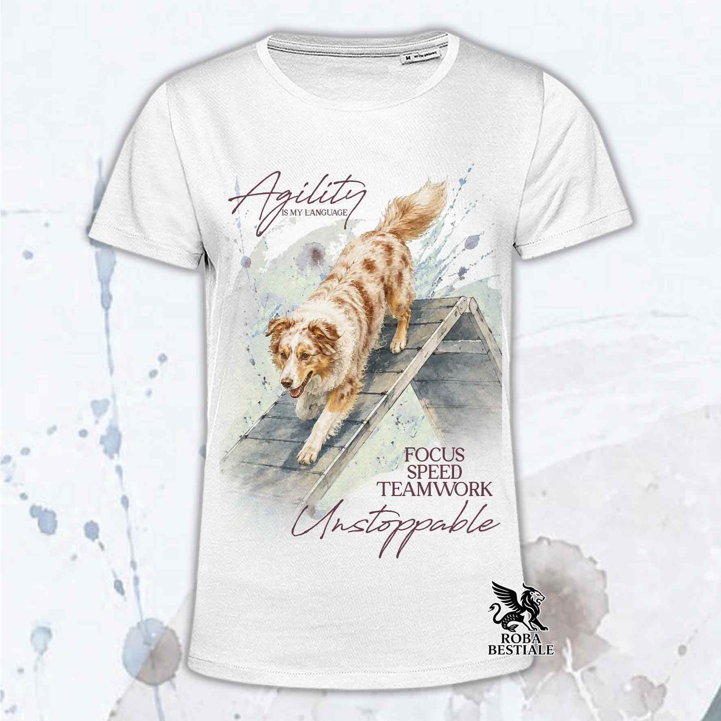 T-shirt bianca stampata con un Border Collie che fa Agility. Grafica originale Roba Bestiale, collezione A-Frame