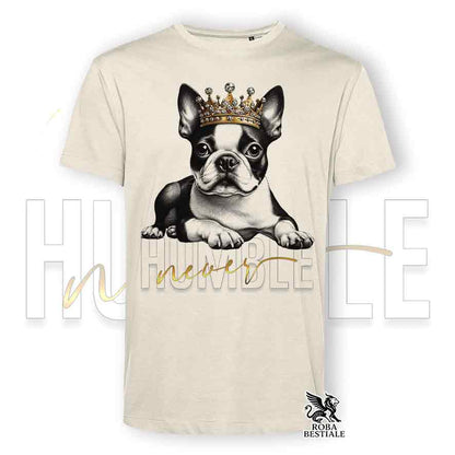 T-shirt stampata con un Boston Terrier, colore beige con grafica Never Humble