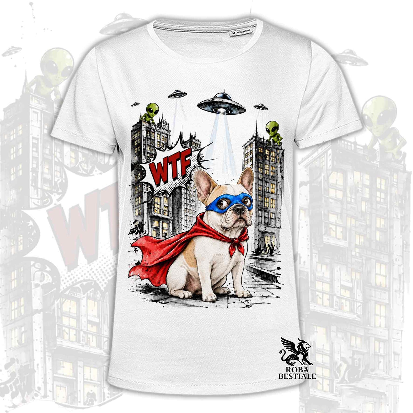 T-shirt bianca stampata con un Bouledogue Francese con espressione sorpresa, vestito da Super Eroe. Grafica originale Roba Bestiale, collezione Hero