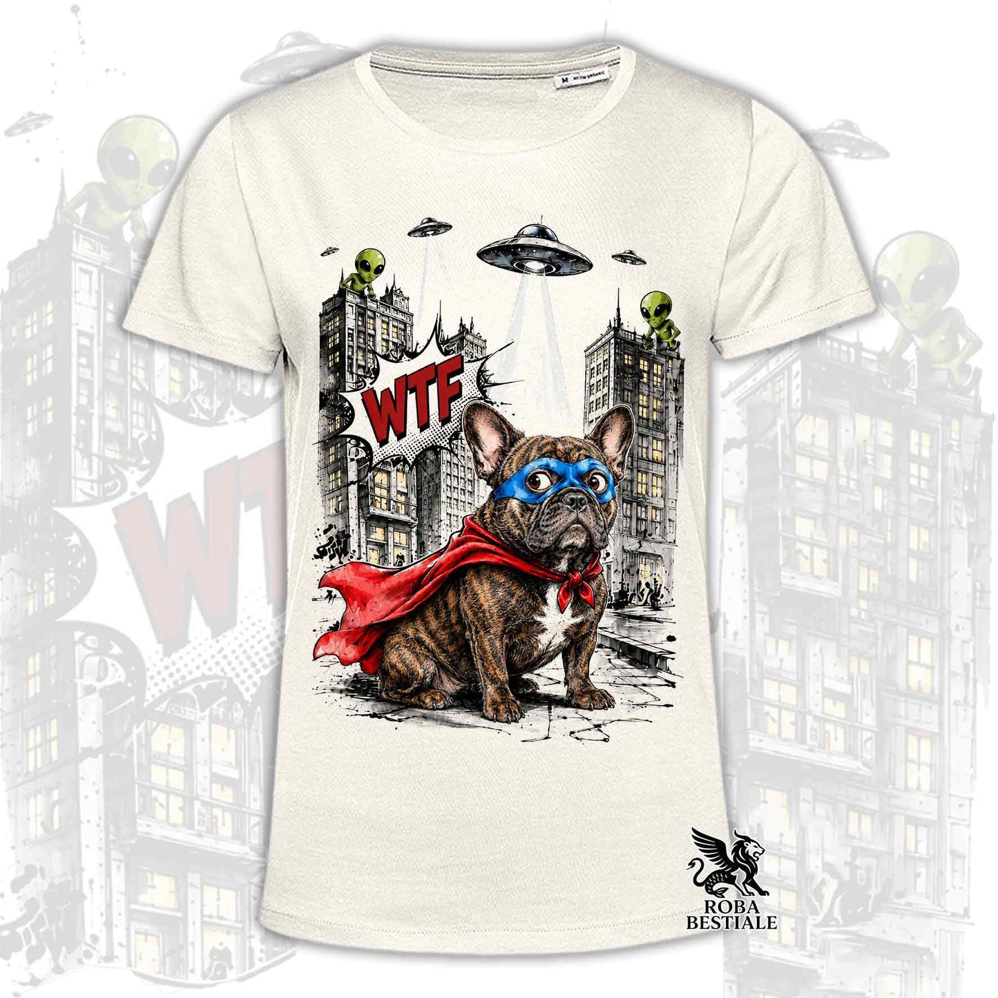 T-shirt beige stampata con un Bouledogue Francese con espressione sorpresa, vestito da Super Eroe. Grafica originale Roba Bestiale, collezione Hero