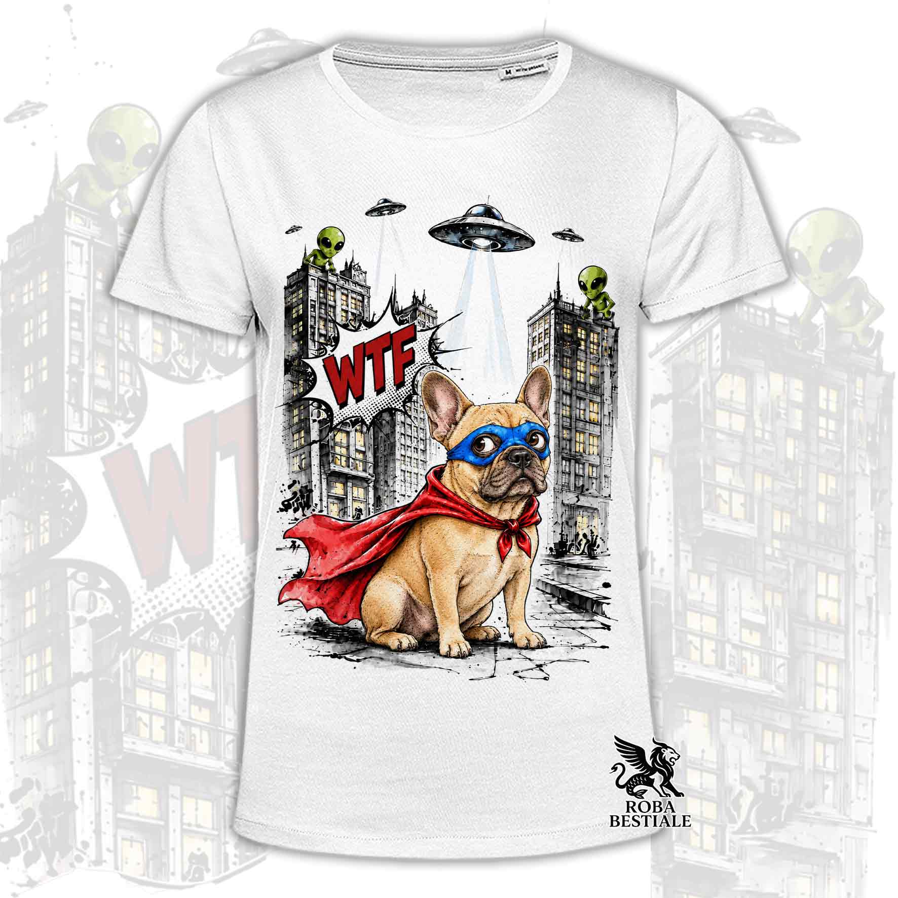 T-shirt bianca stampata con un Bouledogue Francese con espressione sorpresa, vestito da Super Eroe. Grafica originale Roba Bestiale, collezione Hero
