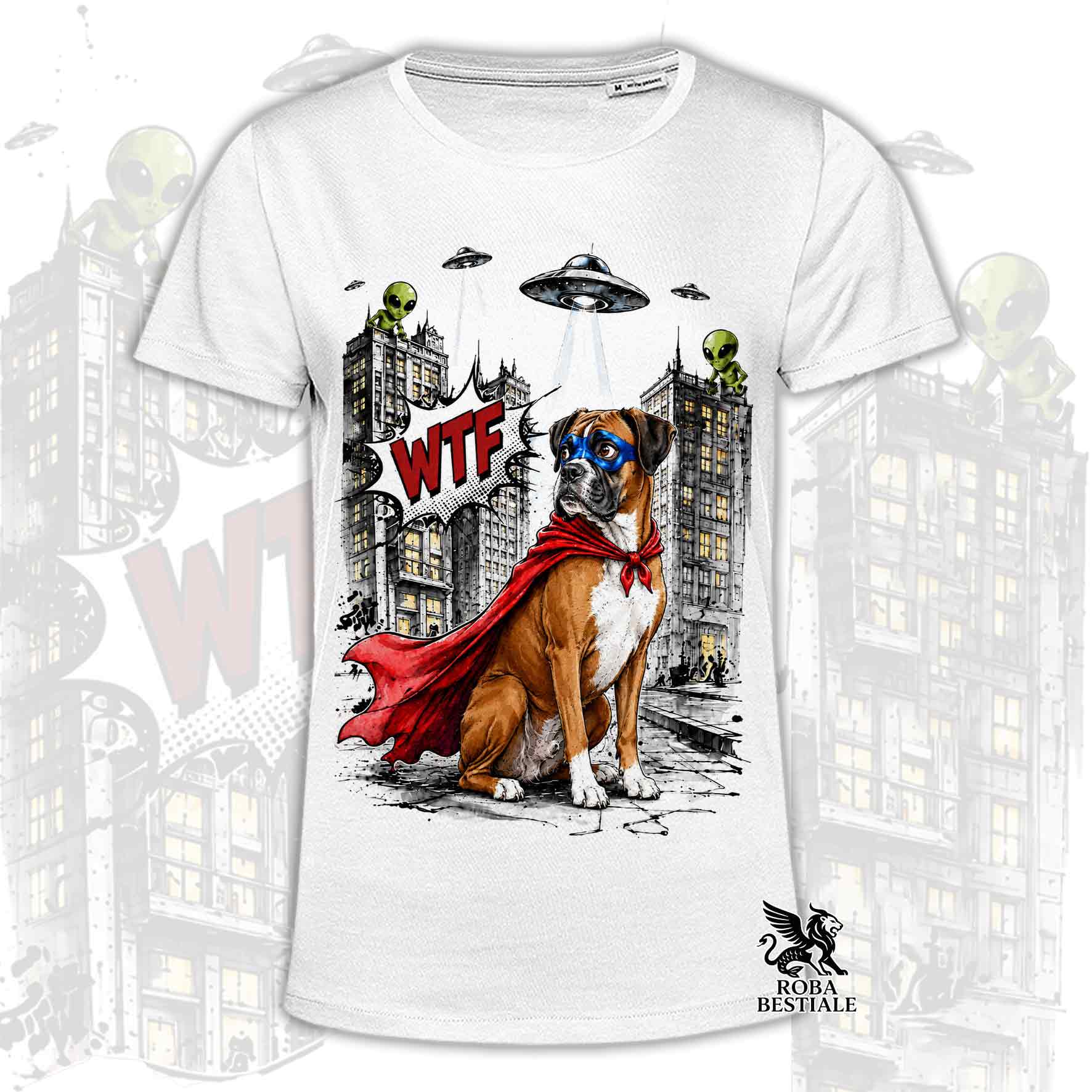 T-shirt bianca stampata con un Boxer con espressione sorpresa, vestito da Super Eroe. Grafica originale Roba Bestiale, collezione Hero