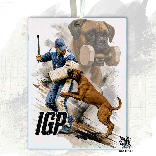 Profumatore in feltro con la stampa di un Boxer che pratica IGP. Grafica originale Roba Bestiale