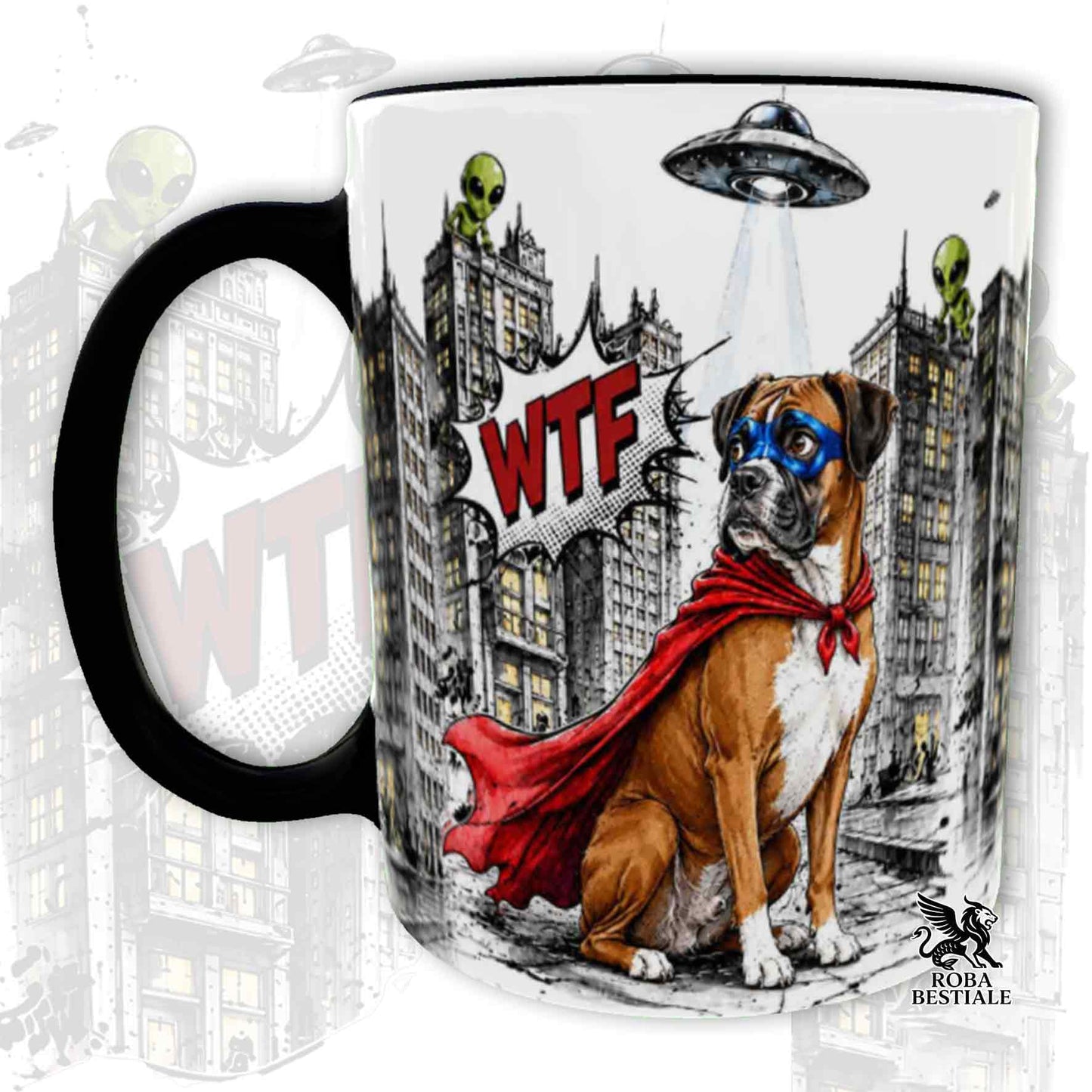 Tazza nera stampata con un Boxer con espressione sorpresa, vestito da Super Eroe. Grafica originale Roba Bestiale, collezione Hero