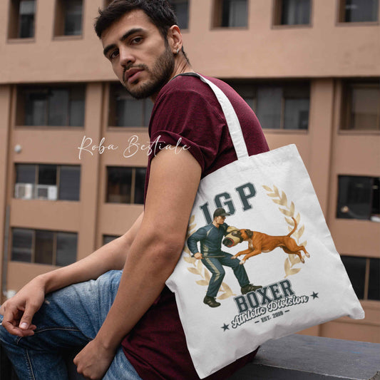 Borsa shopper stampata con un Boxer fulvo che fa IGP. Grafica originale Roba Bestiale