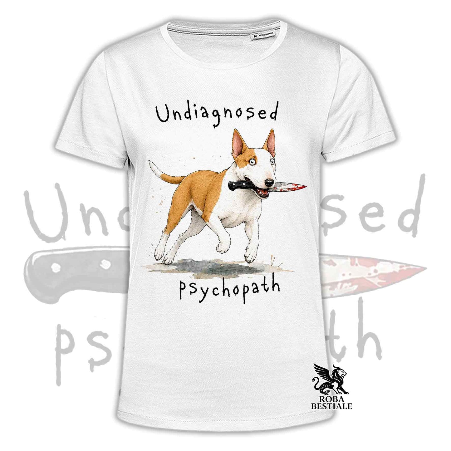T-shirt bianca stampata con un Bull Terrier che tiene un coltello tra i denti. Grafica originale Roba Bestiale, collezione Psychopath