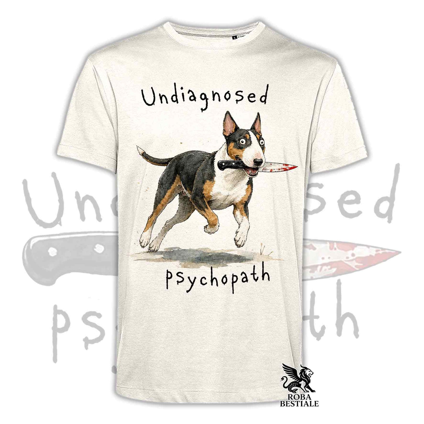 T-shirt beige stampata con un Bull Terrier che tiene un coltello tra i denti. Grafica originale Roba Bestiale, collezione Psychopath