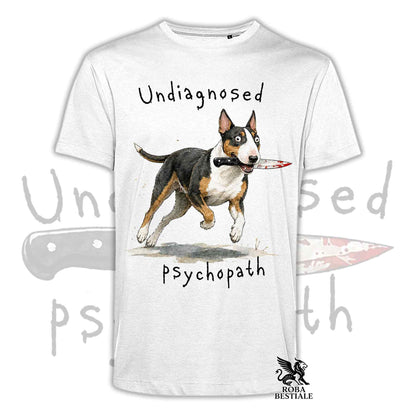 T-shirt bianca stampata con un Bull Terrier che tiene un coltello tra i denti. Grafica originale Roba Bestiale, collezione Psychopath