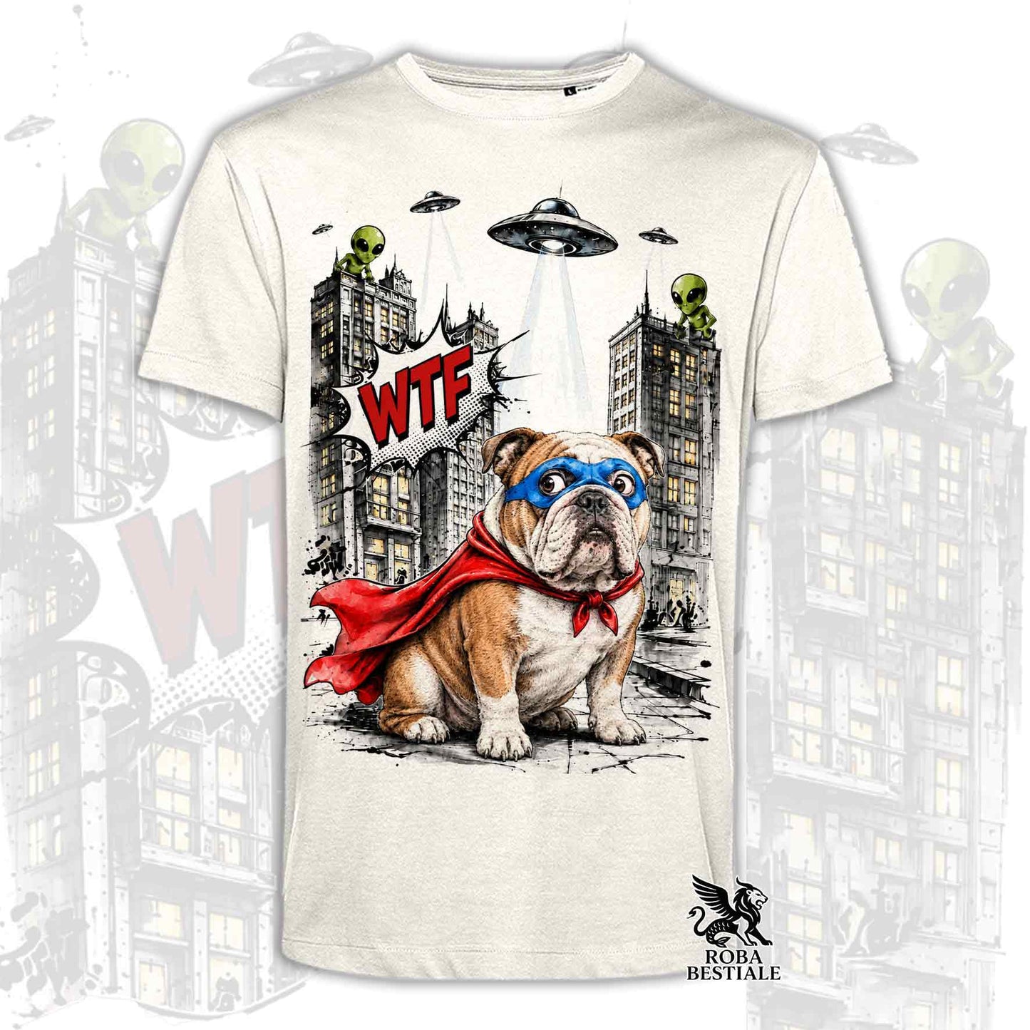 T-shirt beige stampata con un Bulldog Inglese con espressione sorpresa, vestito da Super Eroe. Grafica originale Roba Bestiale, collezione Hero