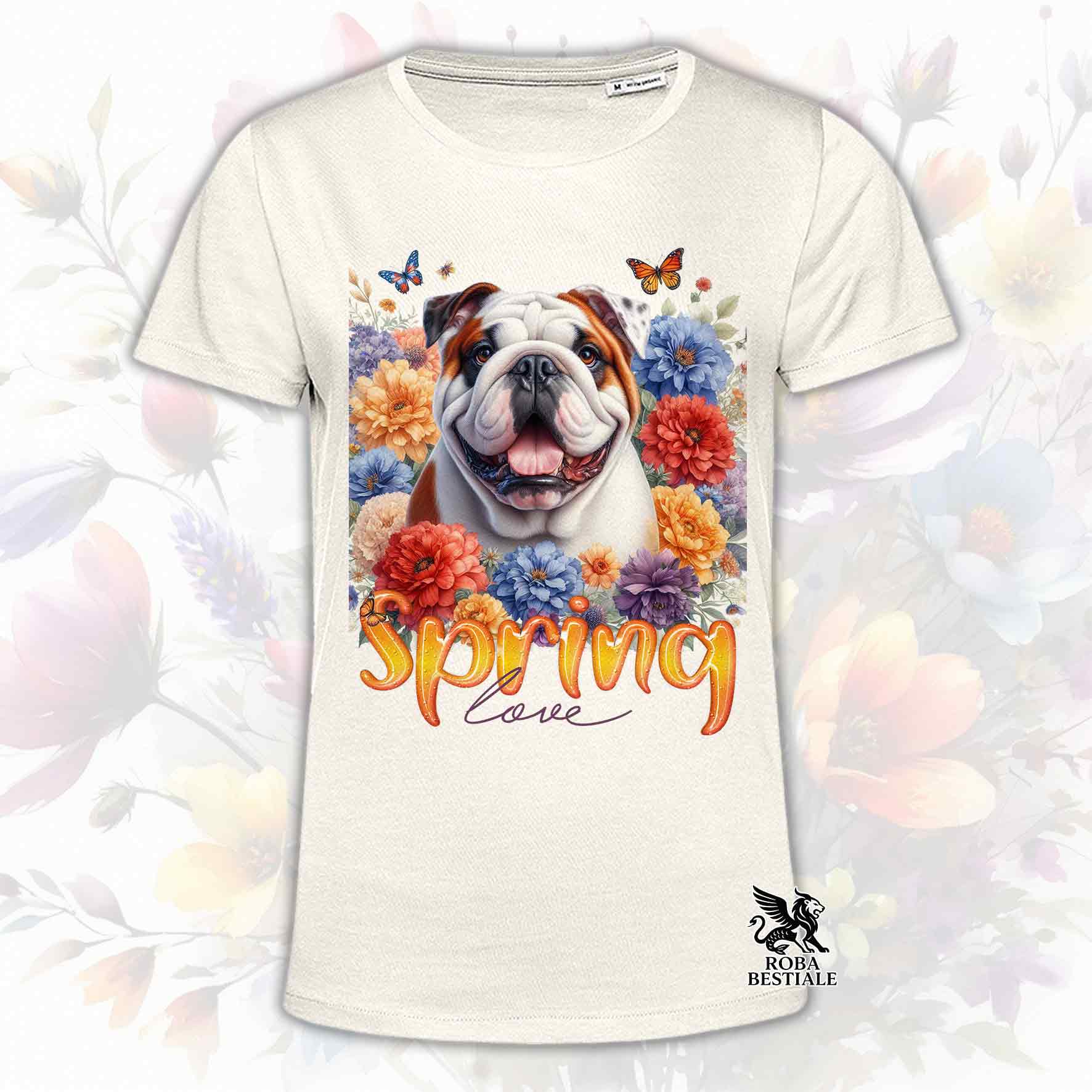 Una t-shirt beige stampata con un Bulldog Inglese immerso in fiori colorati. Collezione Spring Love di Roba Bestiale