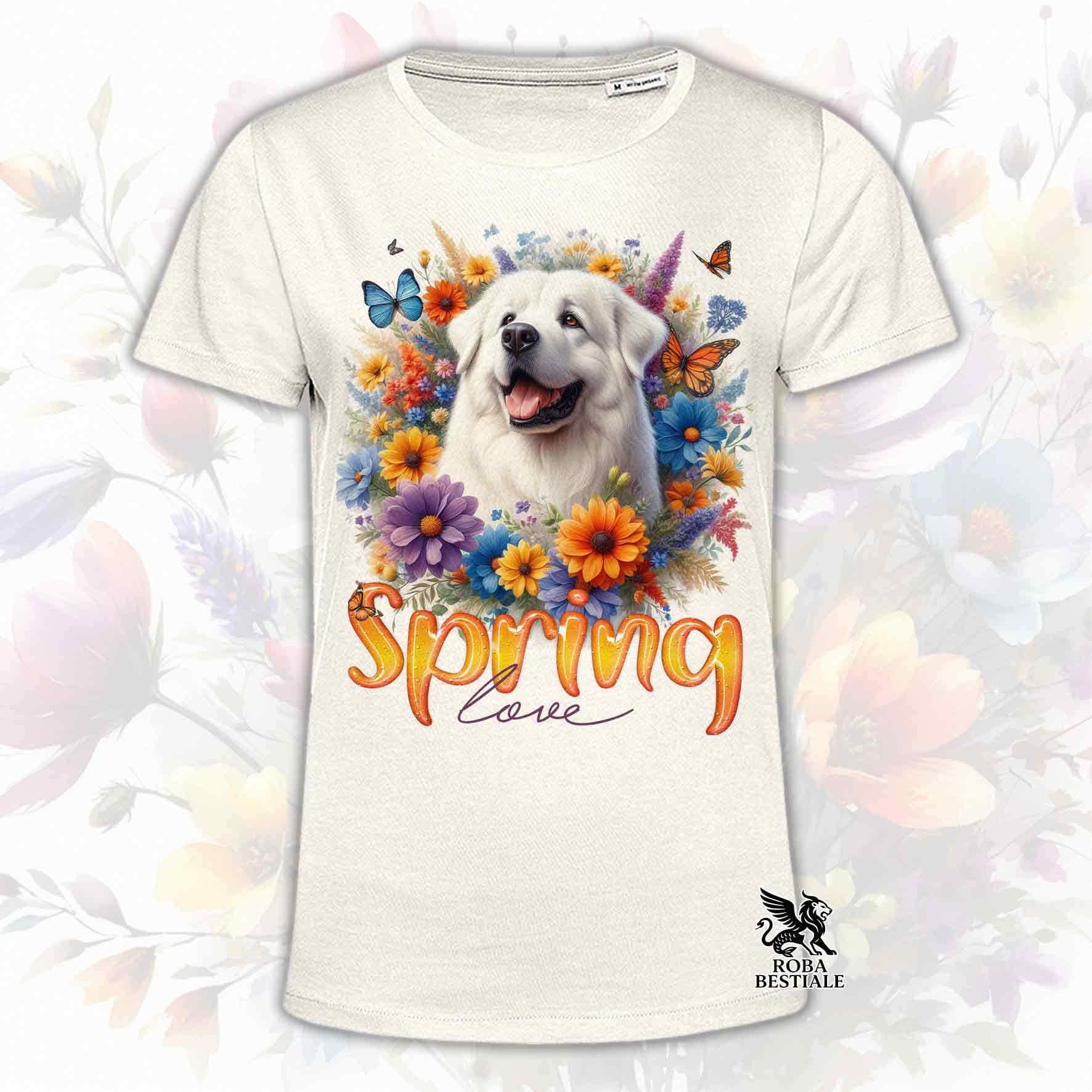 Una t-shirt beige stampata con un Pastore Abruzzese Maremmano immerso in fiori colorati. Collezione Spring Love di Roba Bestiale