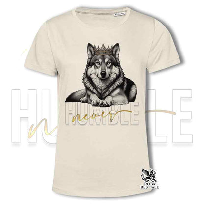 T-shirt stampata con un Cane Lupo Cecoslovacco, colore beige con grafica Never Humble