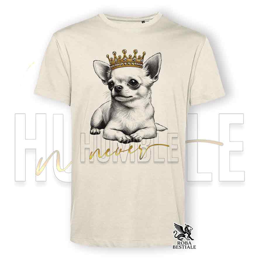 T-shirt beige stampata con un Chihuahua a pelo corto, grafica Never Humble