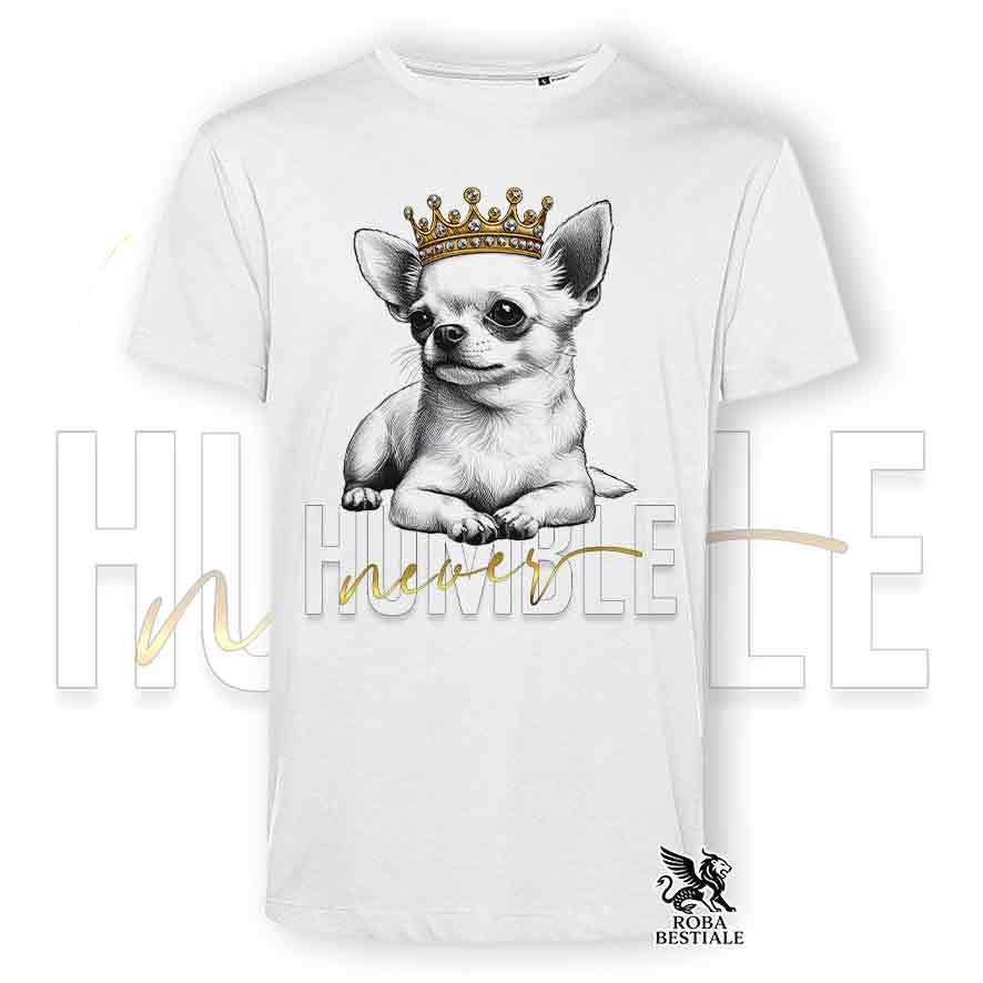 T-shirt bianca stampata con un Chihuahua a pelo corto, grafica Never Humble