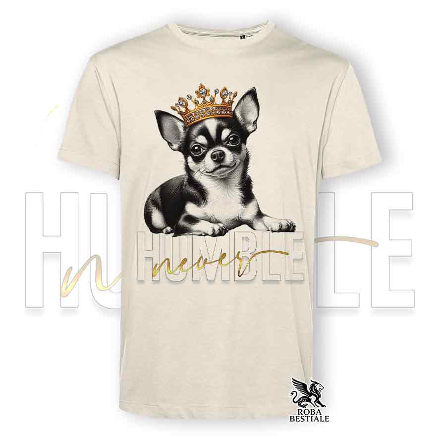 T-shirt stampata con un Chihuahua a pelo corto, colore beige con grafica Never Humble