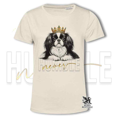 T-shirt stampata con un Chin Giapponese, colore beige con grafica Never Humble