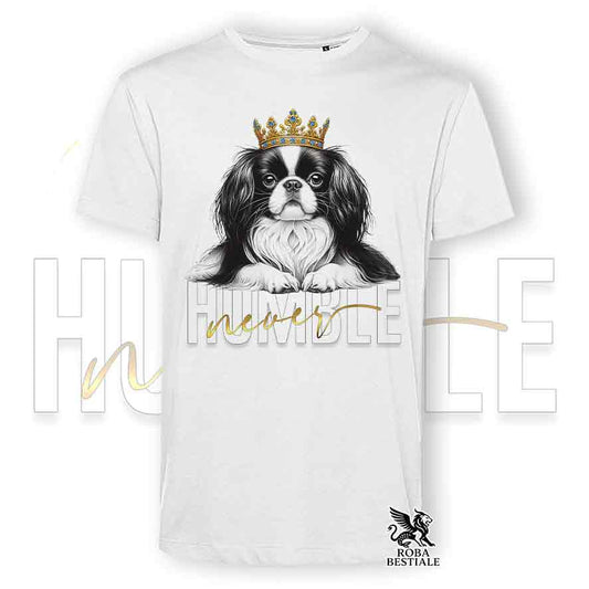 T-shirt stampata con un Chin Giapponese, colore bianco con grafica Never Humble