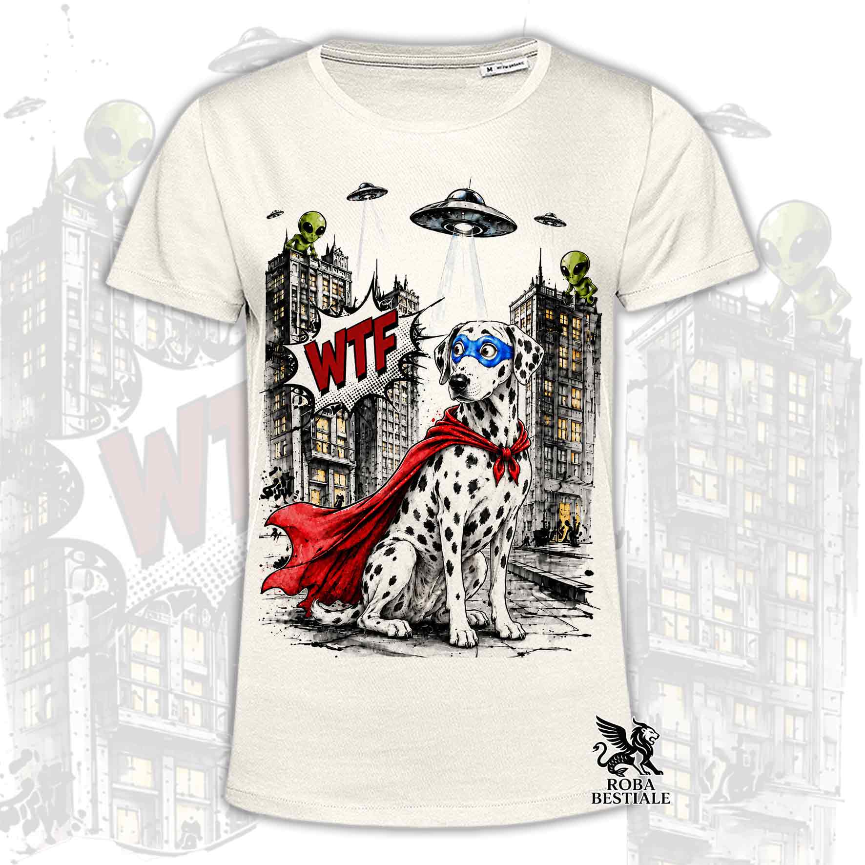 T-shirt beige stampata con un Dalmata con espressione sorpresa, vestito da Super Eroe. Grafica originale Roba Bestiale, collezione Hero