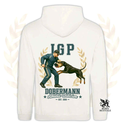 Una felpa con cappuccio e tasconi stampata con un Dobermann che fa IGP. Grafica originale Roba Bestiale