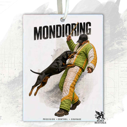 Profumatore in feltro con la stampa di un Dobermann che pratica Mondioring. Grafica originale Roba Bestiale