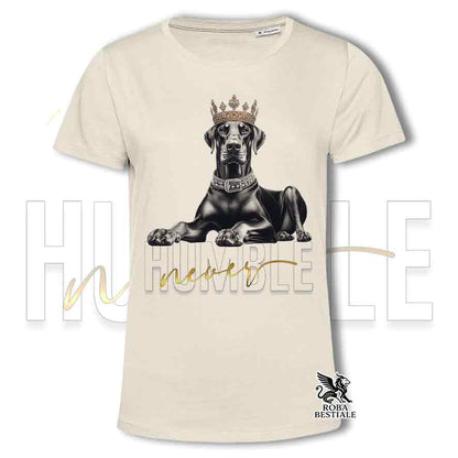 T-shirt stampata con un Dobermann, colore beige con grafica Never Humble