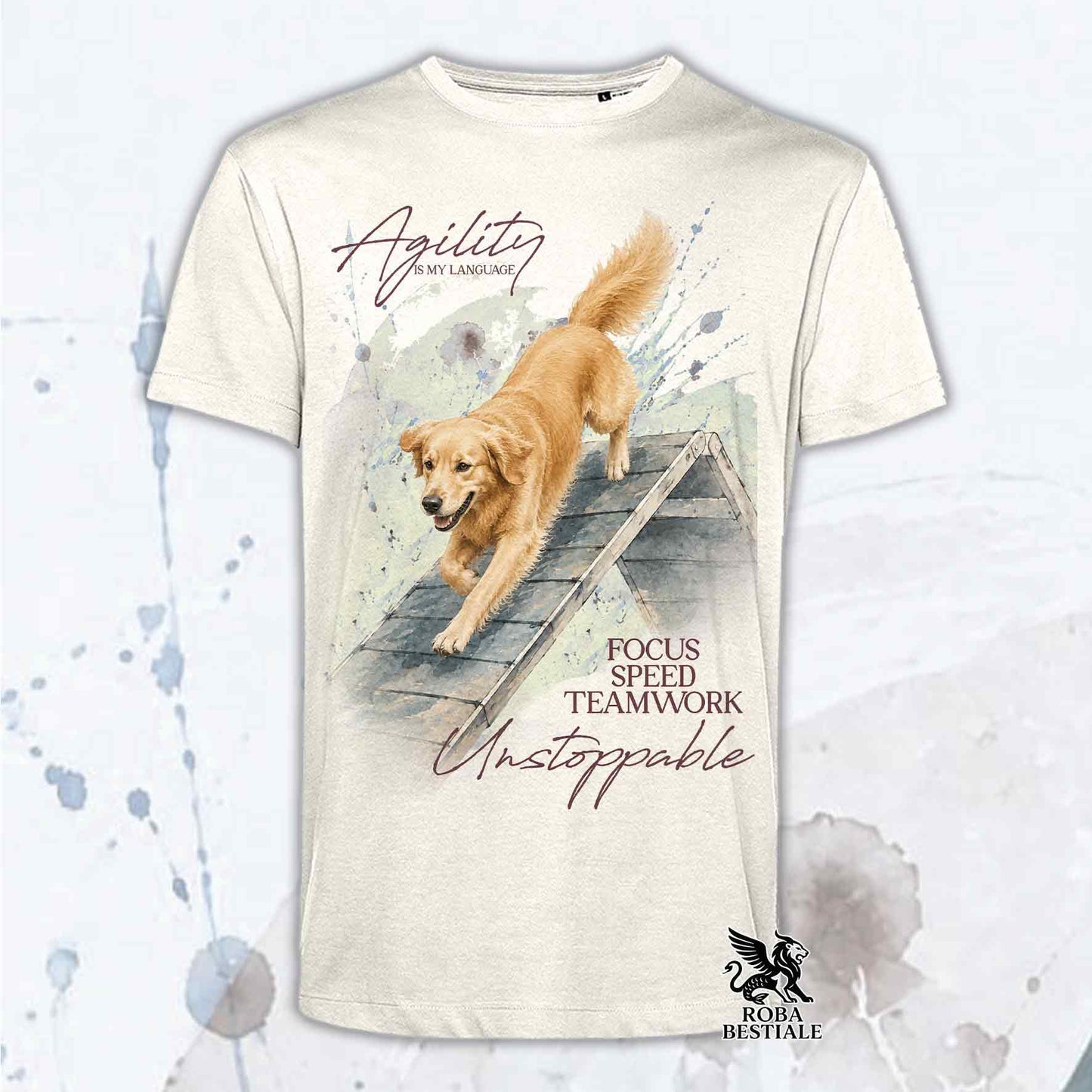 T-shirt beige stampata con un Golden Retriever che fa Agility. Grafica originale Roba Bestiale, collezione A-Frame