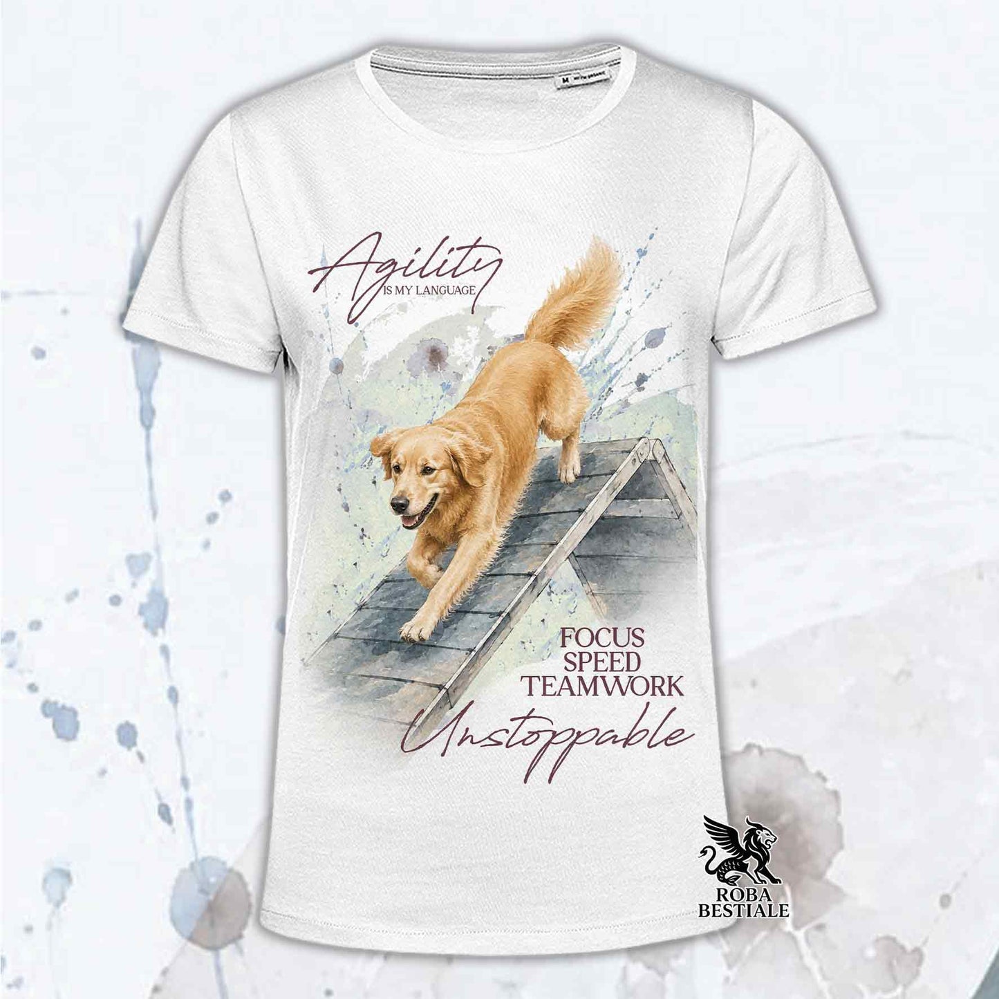 T-shirt bianca stampata con un Golden Retriever che fa Agility. Grafica originale Roba Bestiale, collezione A-Frame