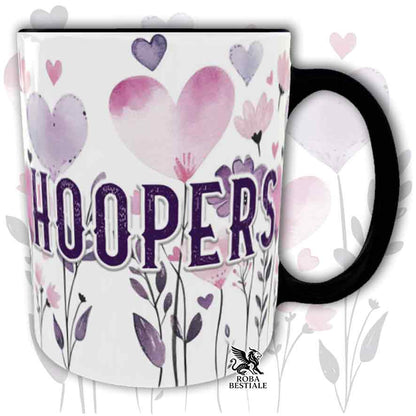 Tazza con dettagli neri stampata con una grafica dedicata all'Hoopers, collezione Candy